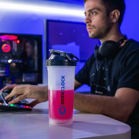 Jogando com o produto ao lado do teclado